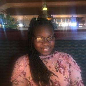 Meet your Posher, Nia